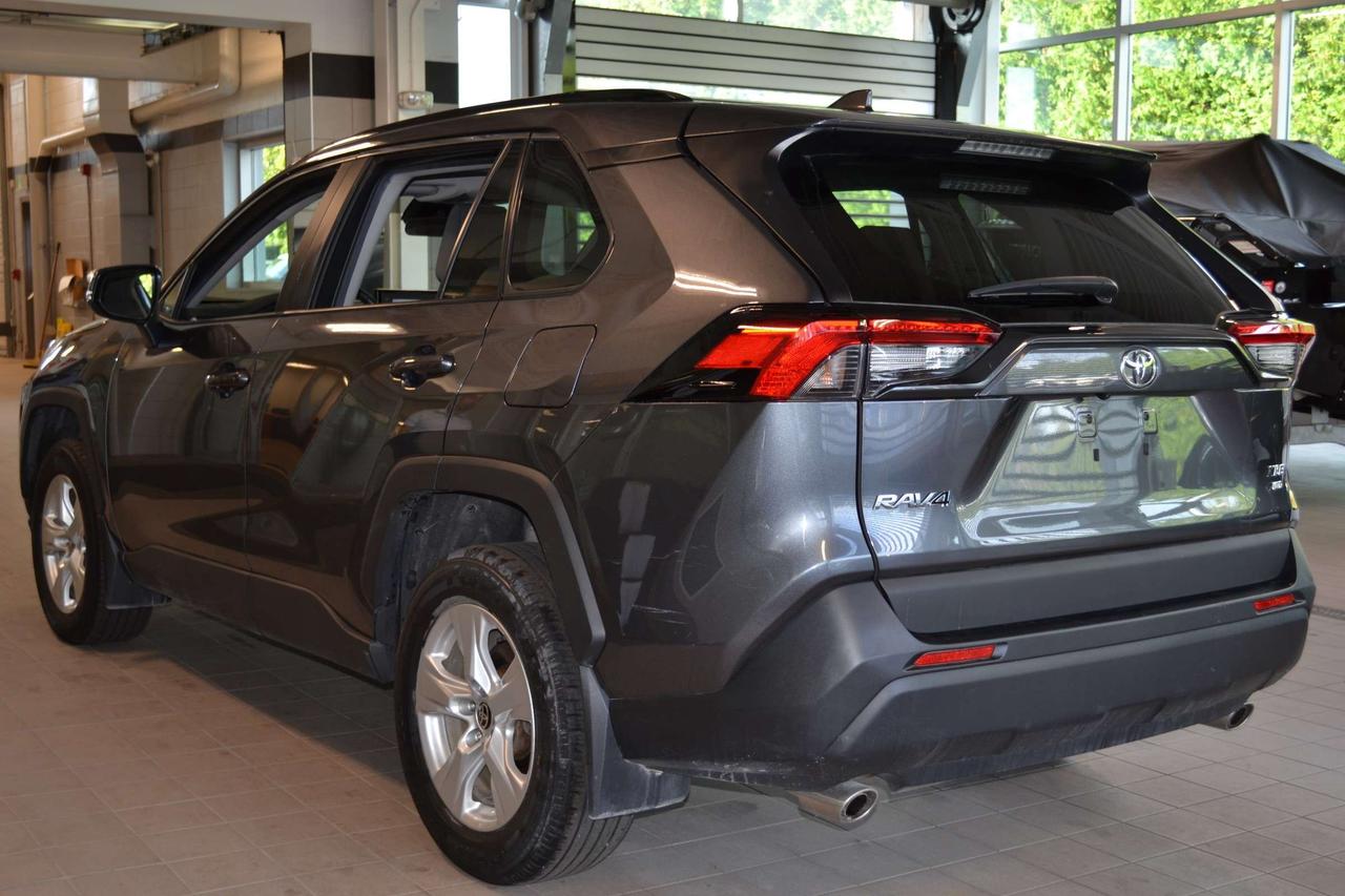 2021 Toyota RAV4 XLE Photo