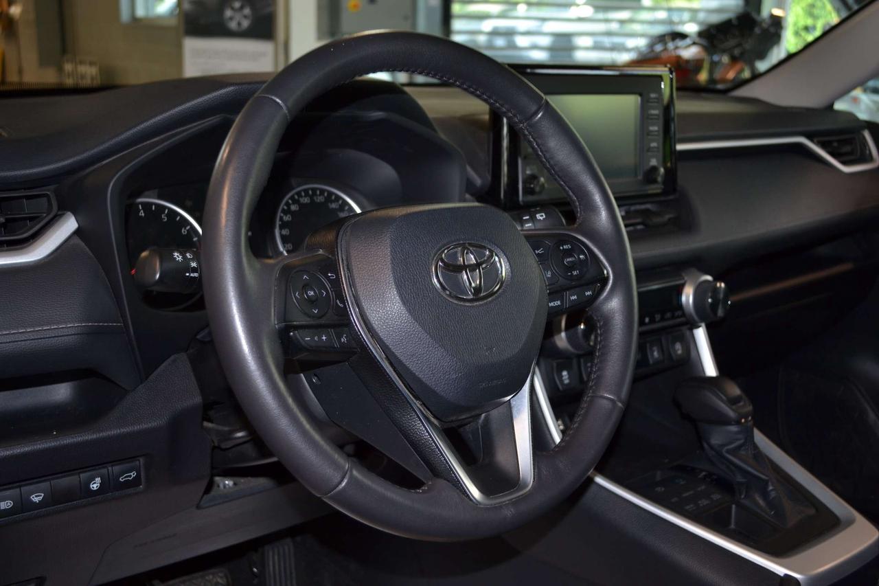2021 Toyota RAV4 XLE Photo