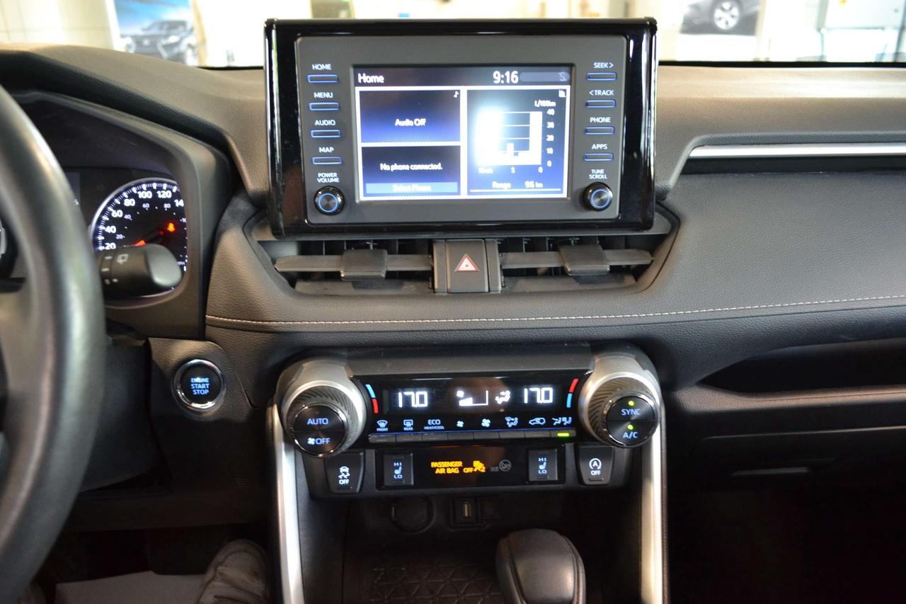 2021 Toyota RAV4 XLE Photo