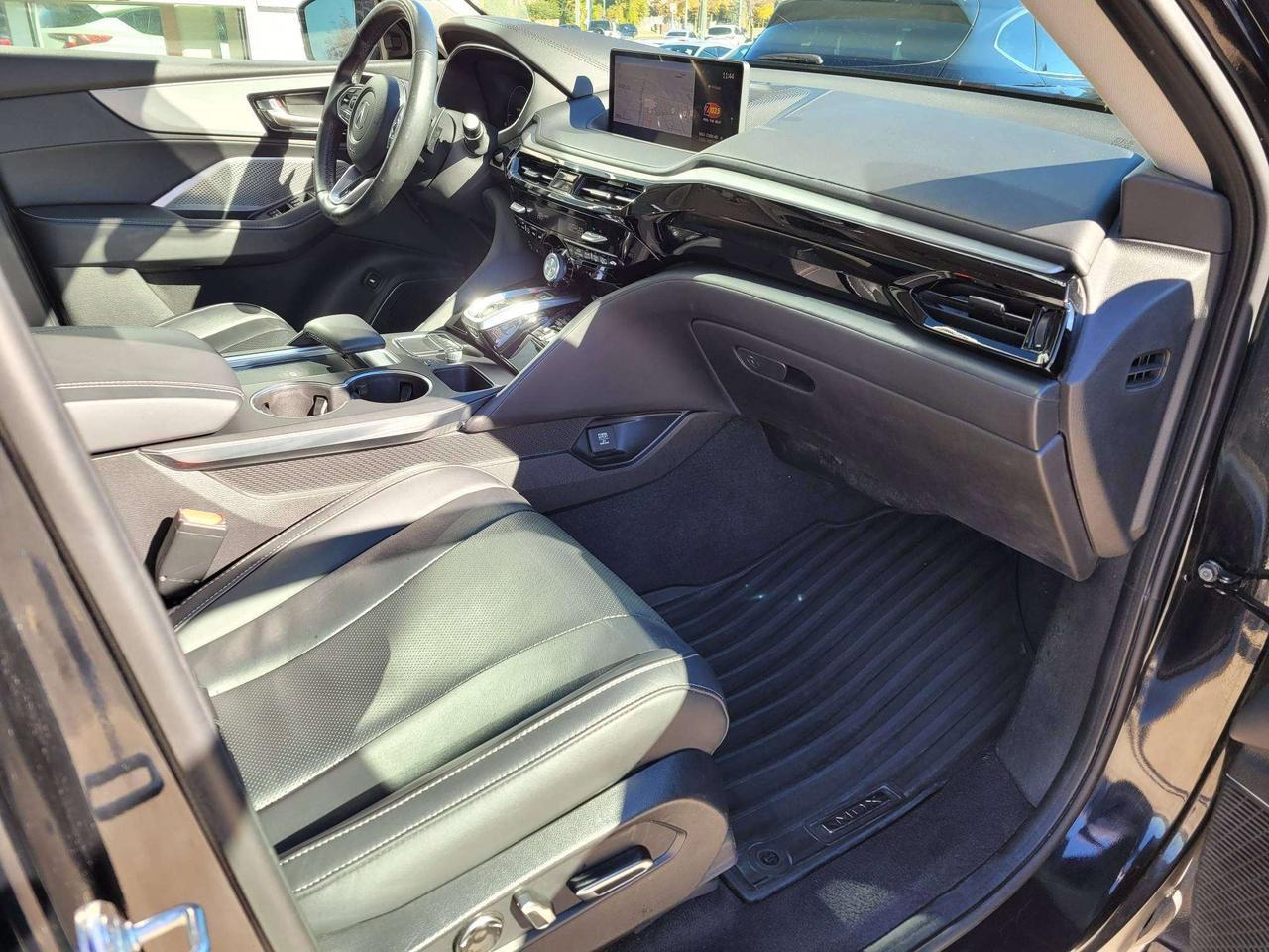 2024 Acura MDX TECH (7 YEAR 160K FACTORY WARRANTY INCLUDED) Photo