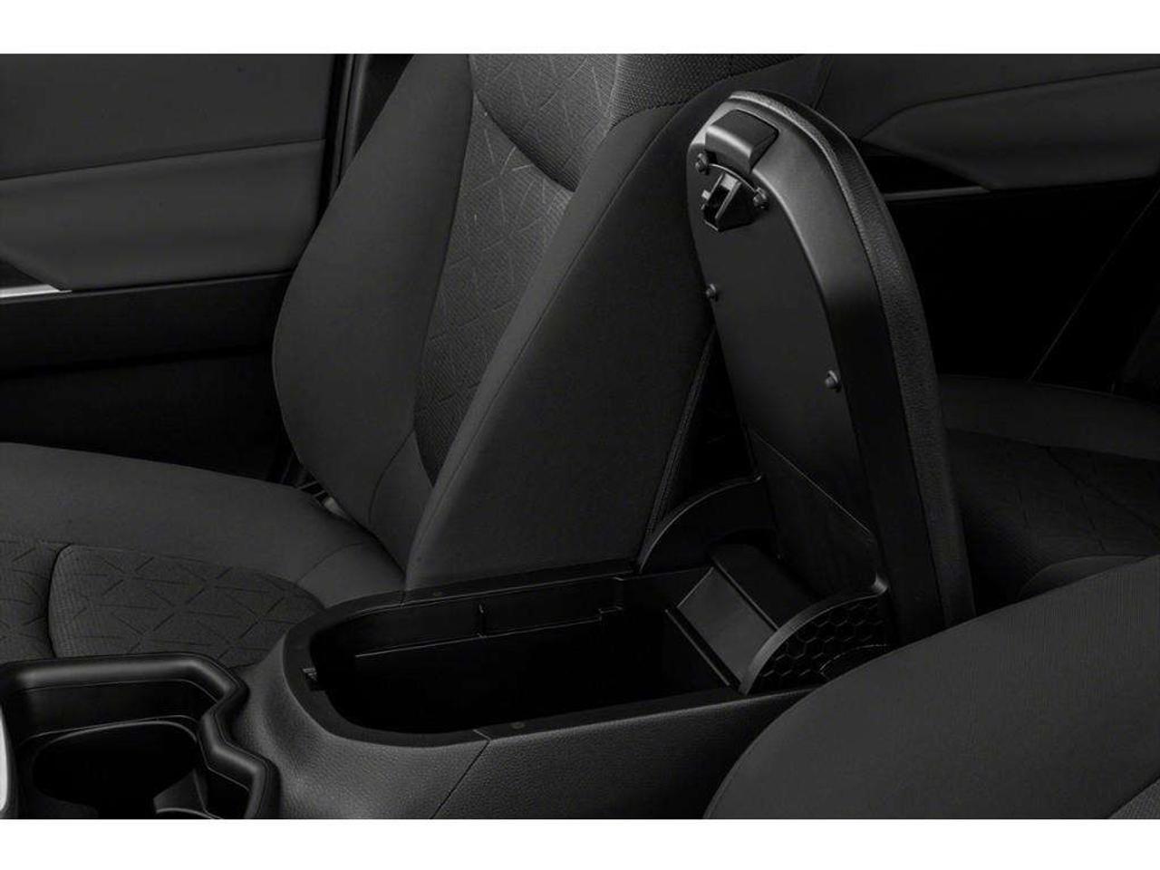 2020 Toyota RAV4 XLE Photo