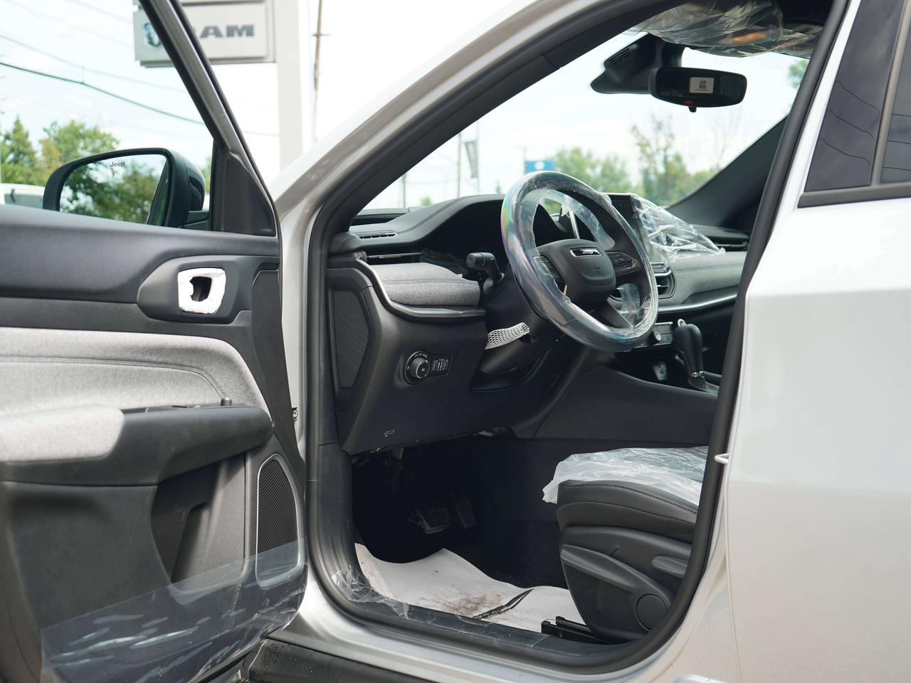 2025 Jeep Compass NORTH, 4X4 Photo
