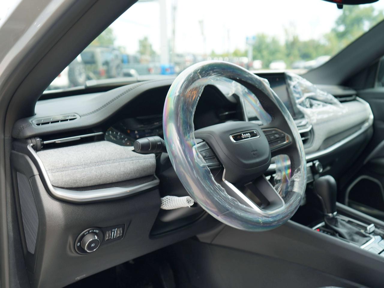 2025 Jeep Compass NORTH, 4X4 Photo