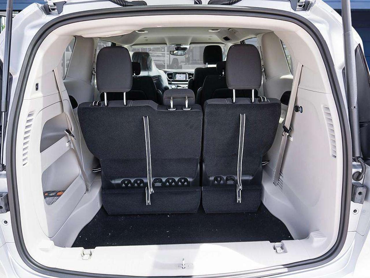 2024 Chrysler Grand Caravan SXT Photo