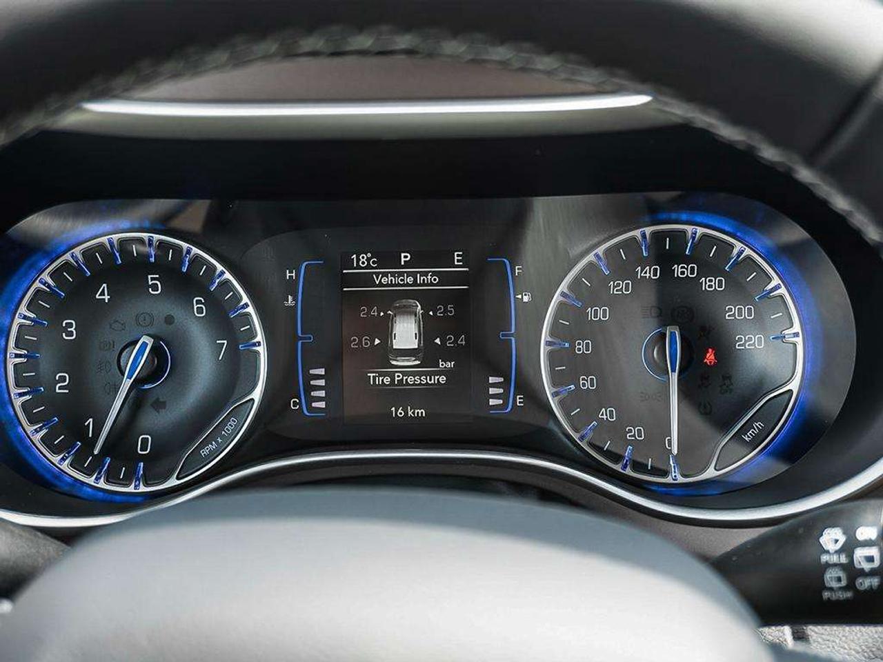 2024 Chrysler Grand Caravan SXT Photo