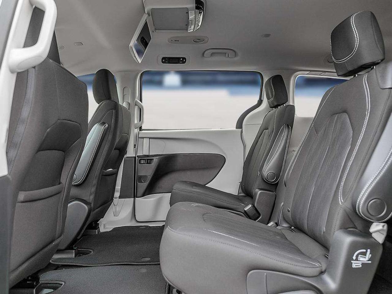 2024 Chrysler Grand Caravan SXT Photo