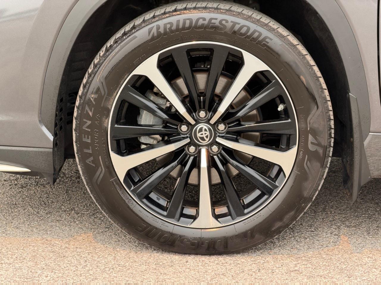 2022 Toyota Highlander XSE AWD Photo