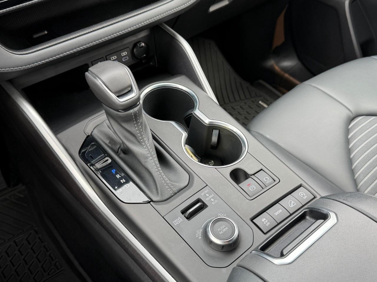 2022 Toyota Highlander XSE AWD Photo