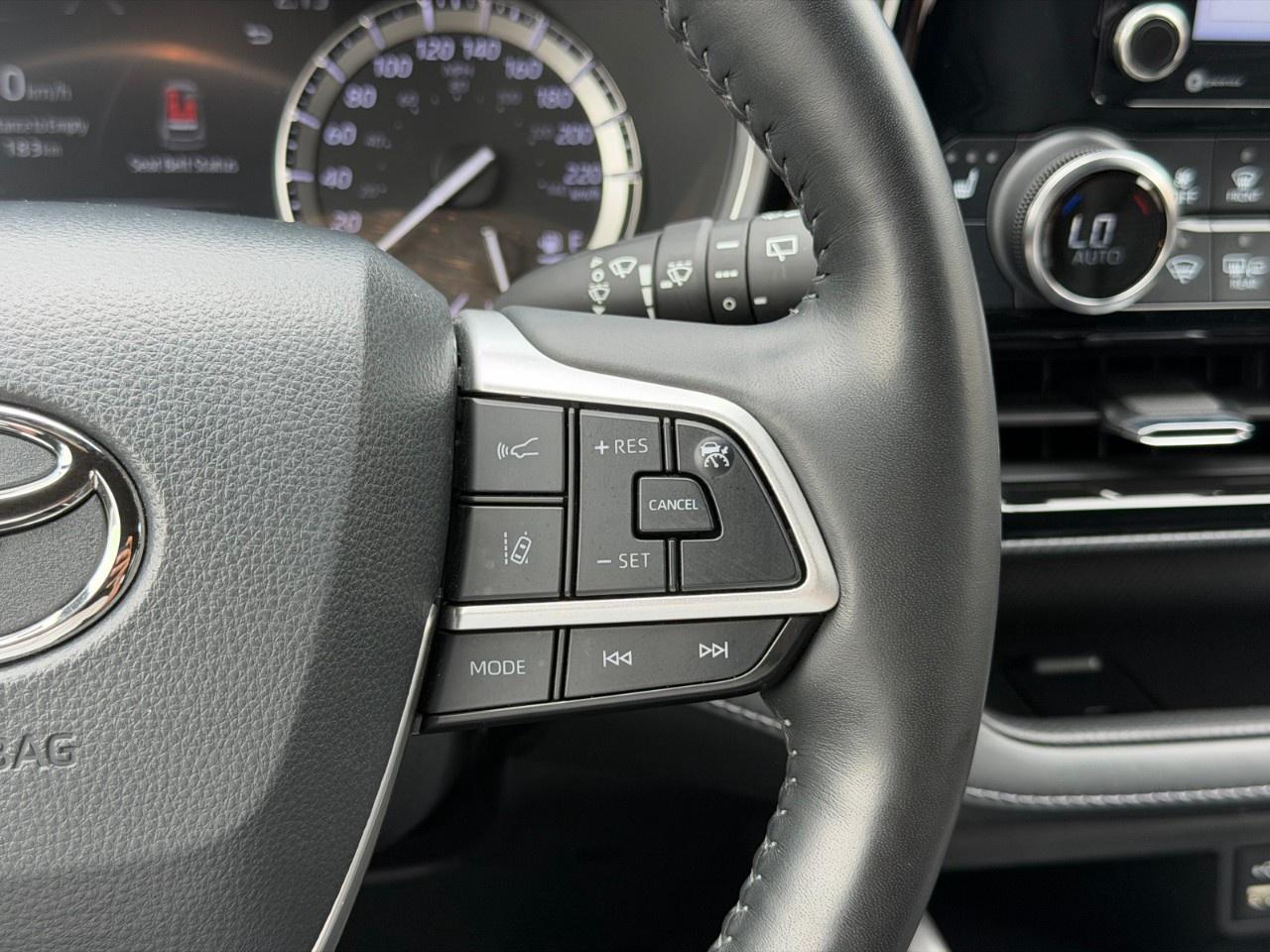2022 Toyota Highlander XSE AWD Photo