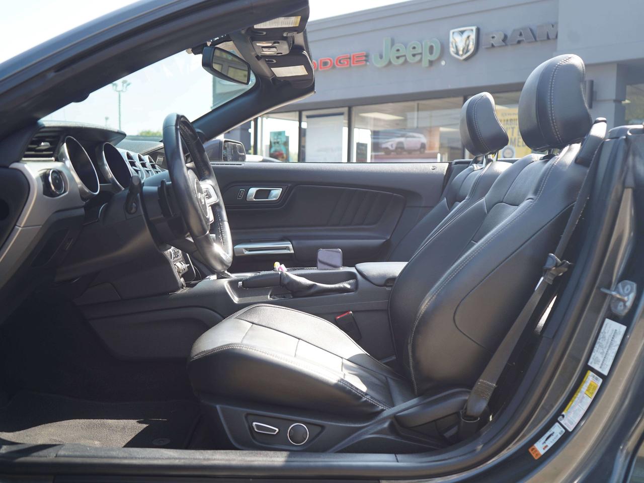 2018 Ford Mustang GT,V8,CONVERTIBLE Photo