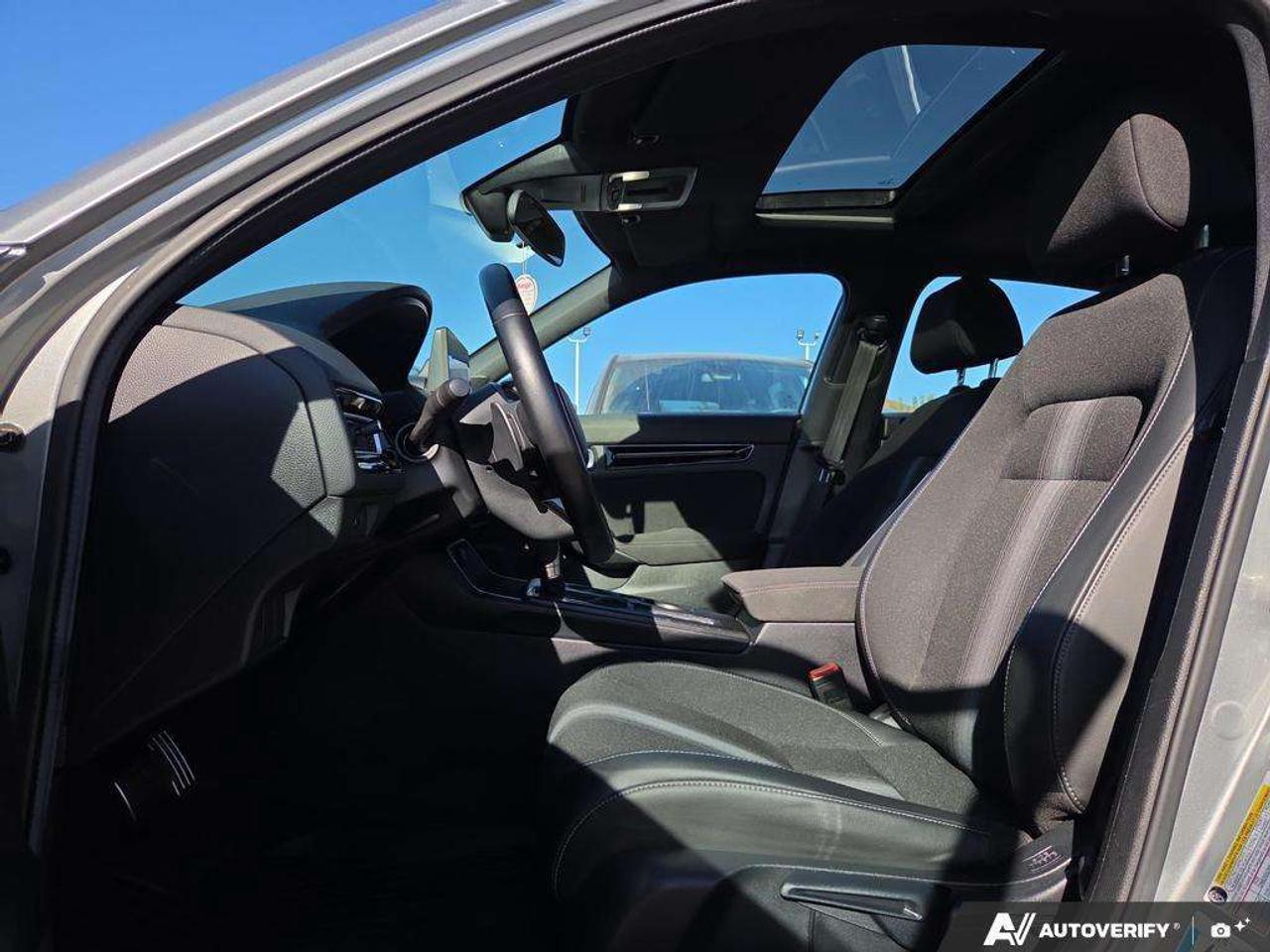 2025 Honda Civic Sport   HYBRID   NO CLAIMS   ONE OWNER Photo