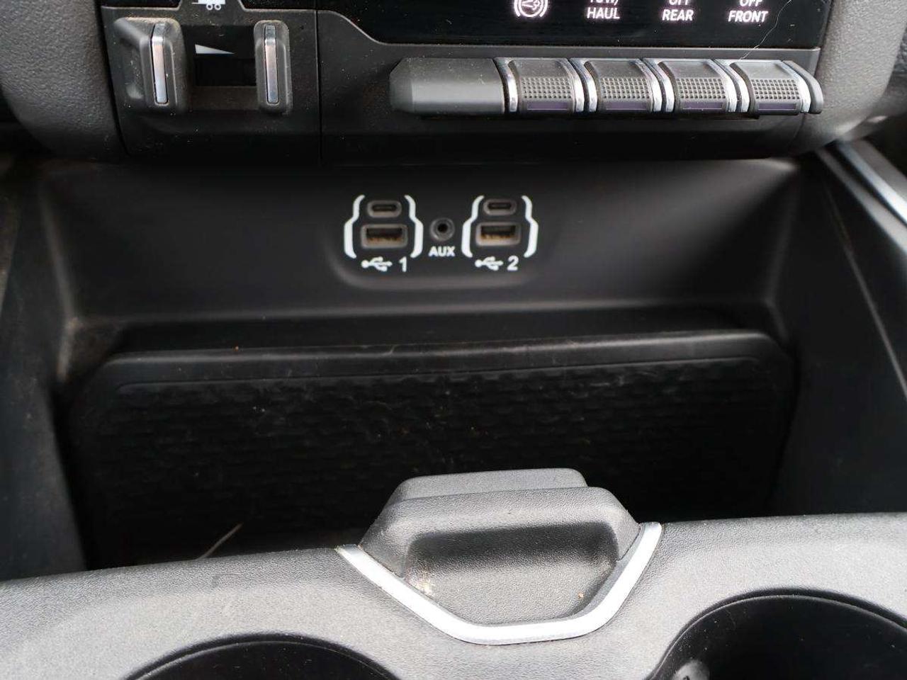 2020 RAM 2500 Big Horn 4x4 Crew Cab 6'4 Box Photo