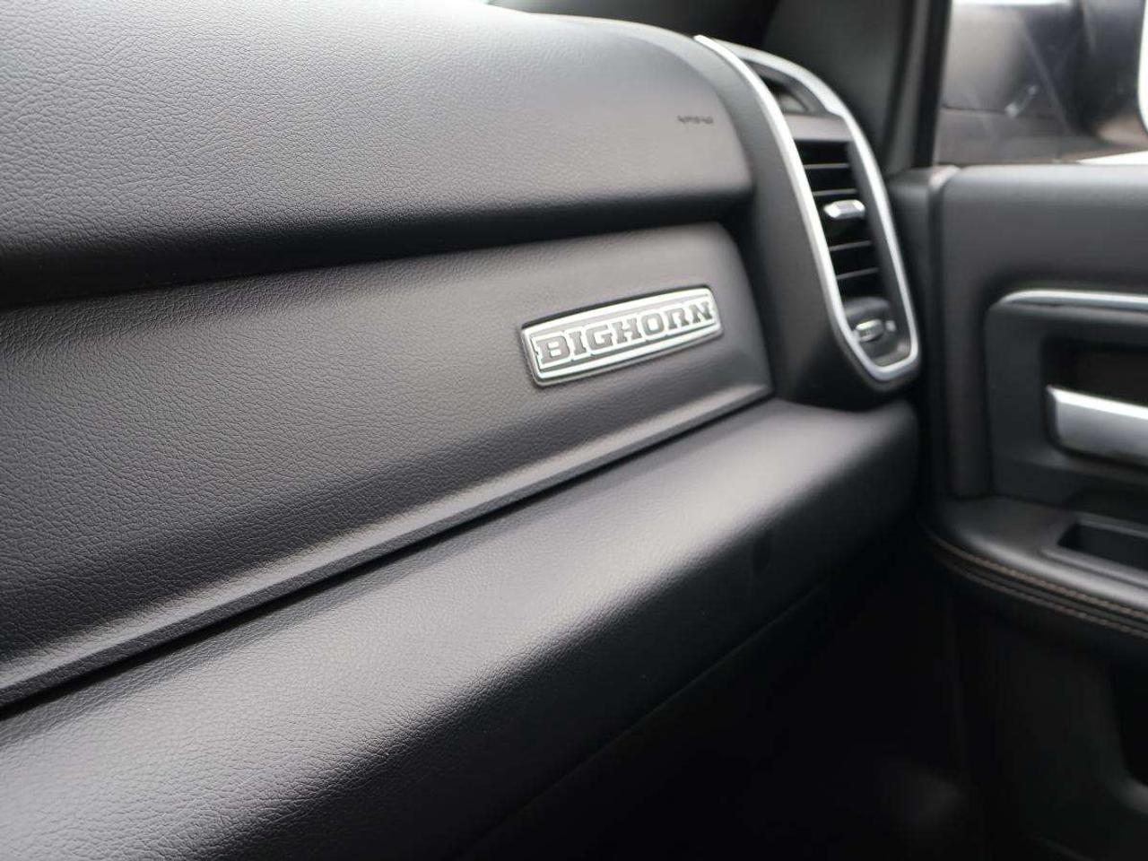 2020 RAM 2500 Big Horn 4x4 Crew Cab 6'4 Box Photo