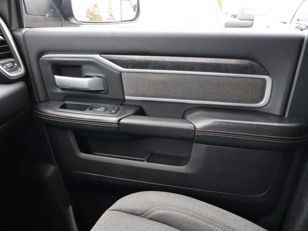 2020 RAM 2500 Big Horn 4x4 Crew Cab 6'4 Box Photo
