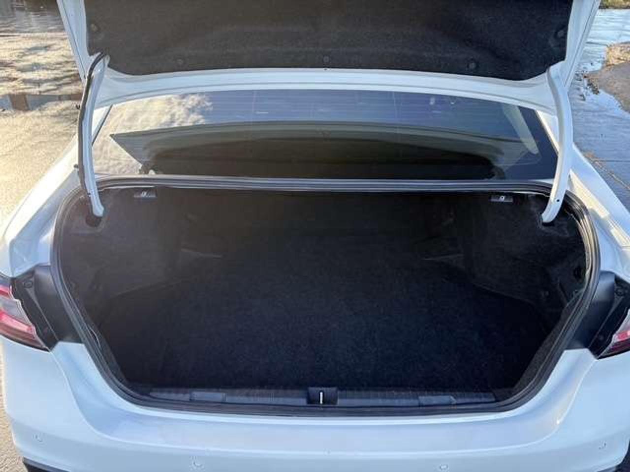 2020 Subaru Legacy Low KM -- Certified Photo