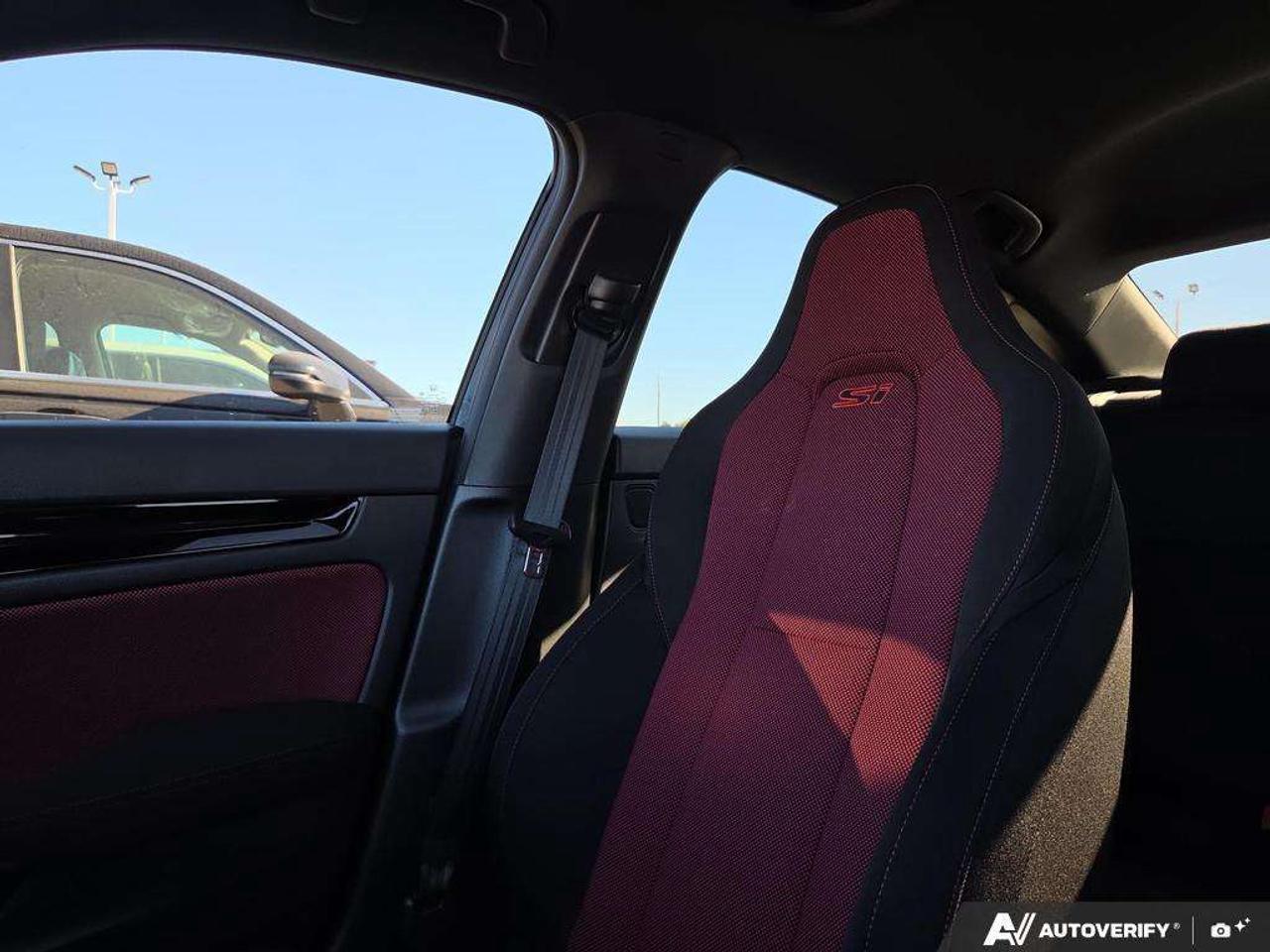 2025 Honda Civic Si   SUNROOF   6 SPEED MANUAL   NO CLAIMS Photo