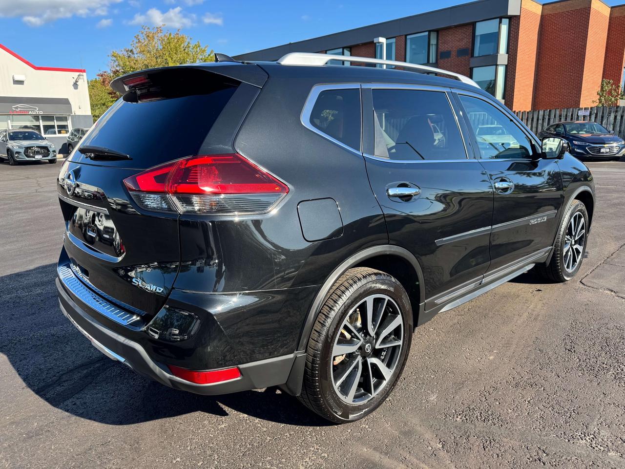 2018 Nissan Rogue SL -- Low KM -- Certified Photo
