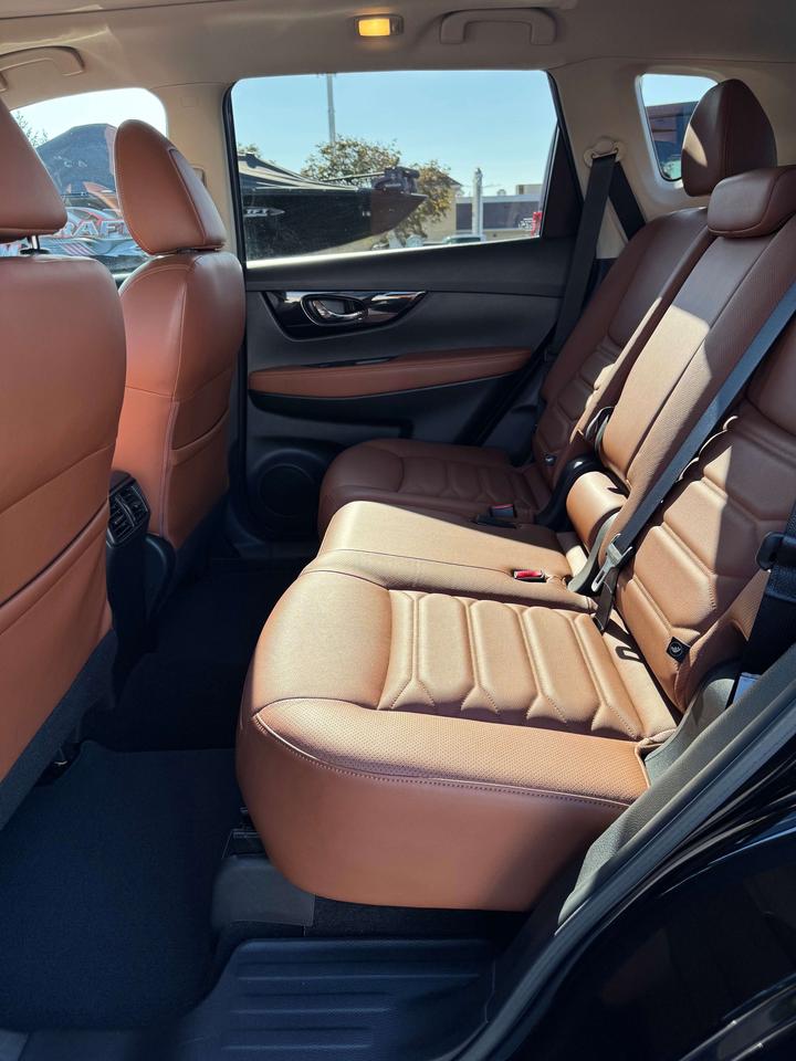 2018 Nissan Rogue SL -- Low KM -- Certified Photo