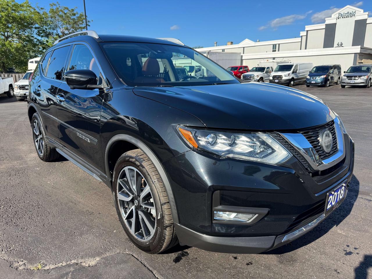 2018 Nissan Rogue SL -- Low KM -- Certified Photo