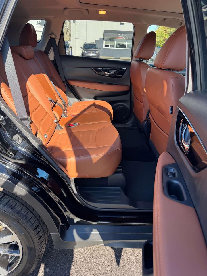 2018 Nissan Rogue SL -- Low KM -- Certified Photo