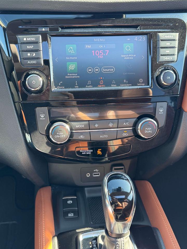 2018 Nissan Rogue SL -- Low KM -- Certified Photo