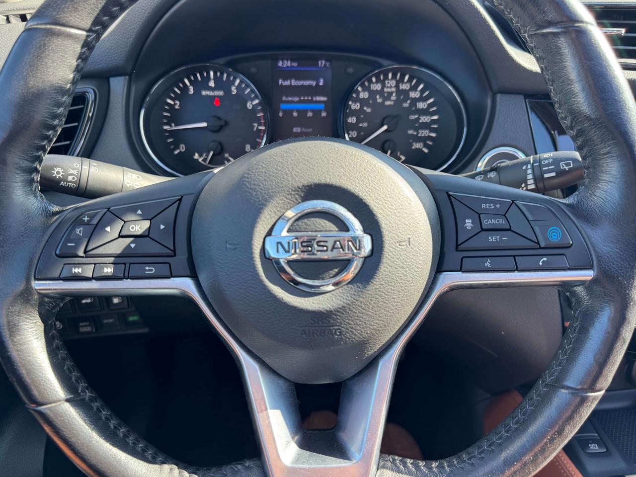 2018 Nissan Rogue SL -- Low KM -- Certified Photo