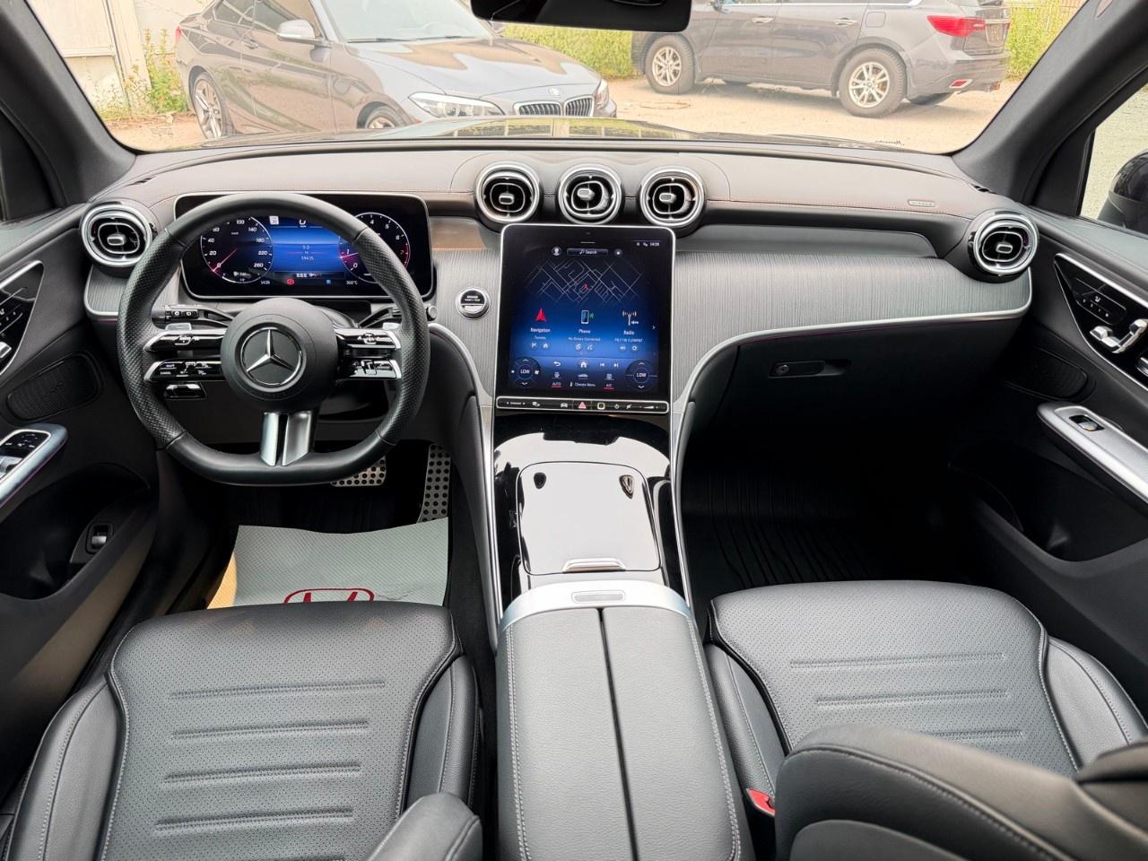 2023 Mercedes-Benz GLC GLC 300 4MATIC SUV Photo