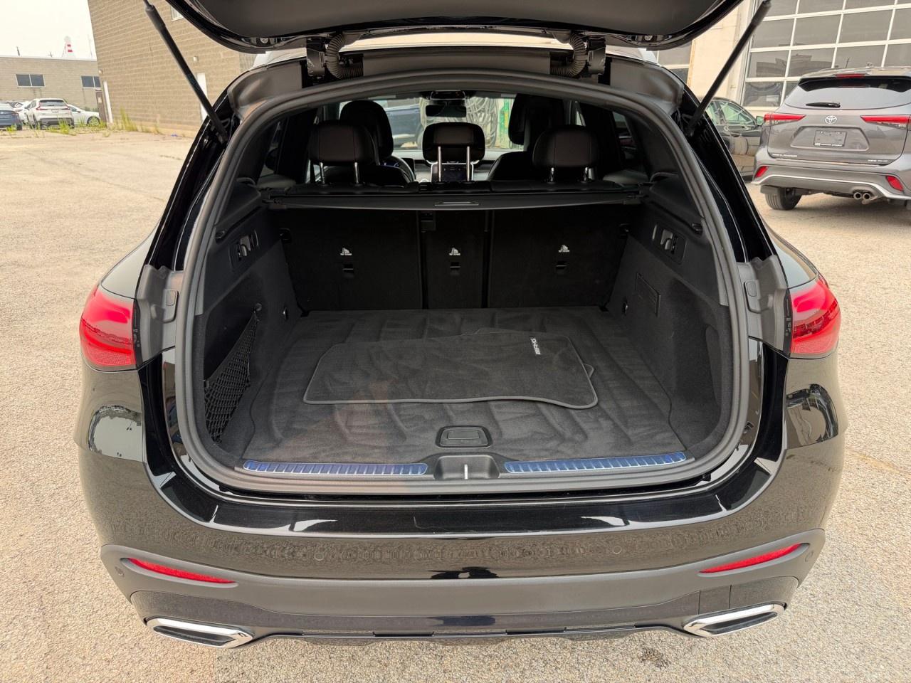 2023 Mercedes-Benz GLC GLC 300 4MATIC SUV Photo