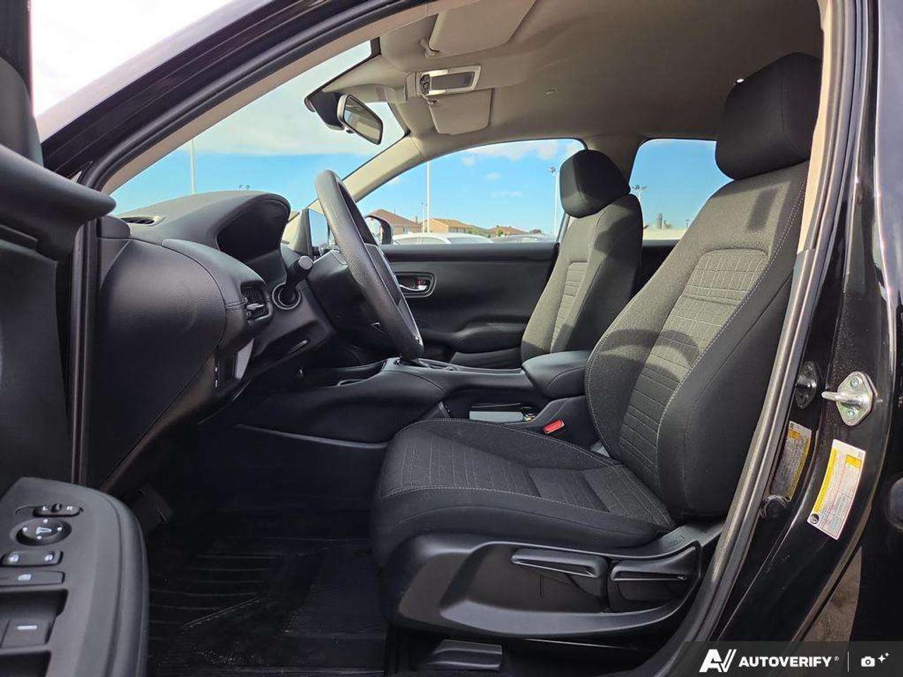 2025 Honda HR-V LX AWD   HTD SEATS   APPLE CARPLAY   HONDA SENSING Photo