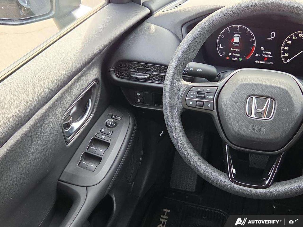 2025 Honda HR-V LX AWD   HTD SEATS   APPLE CARPLAY   HONDA SENSING Photo