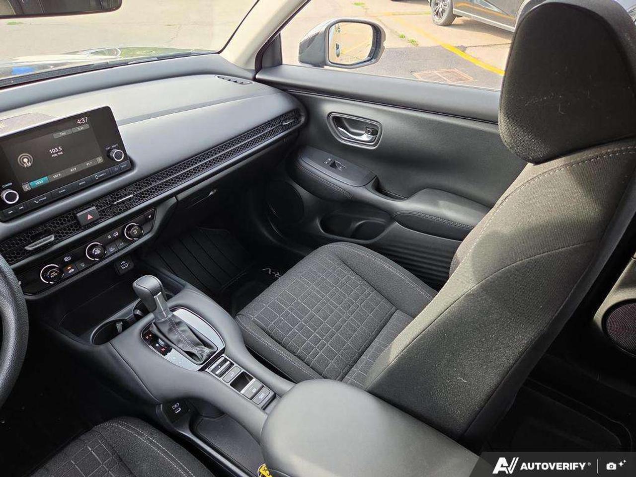 2025 Honda HR-V LX AWD   HTD SEATS   APPLE CARPLAY   HONDA SENSING Photo