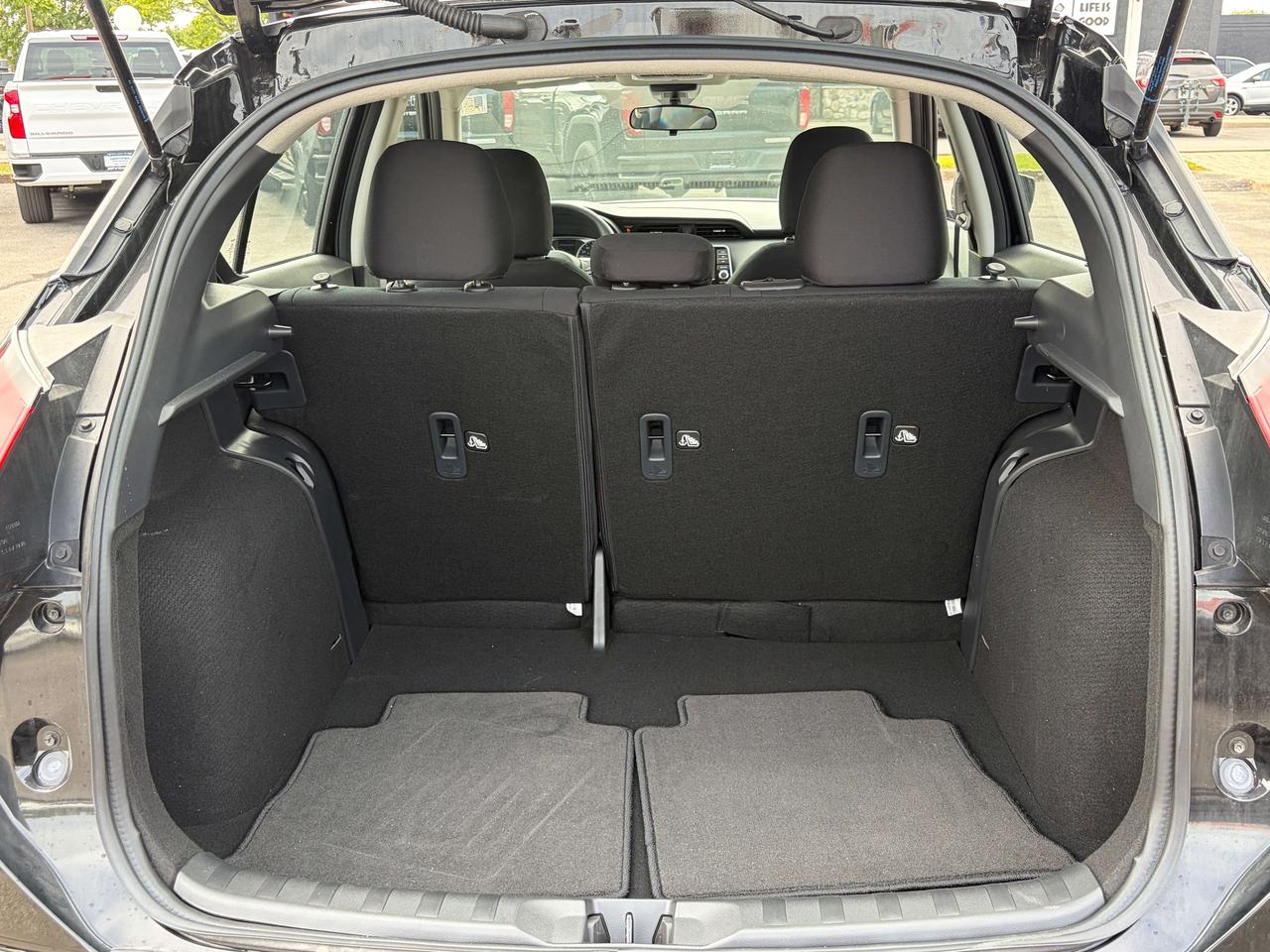 2024 Nissan Kicks S Photo