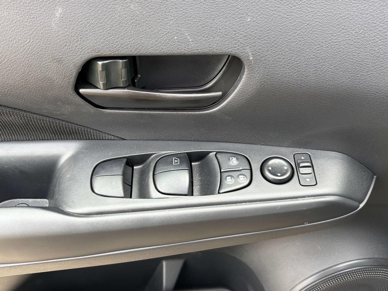 2024 Nissan Kicks S Photo