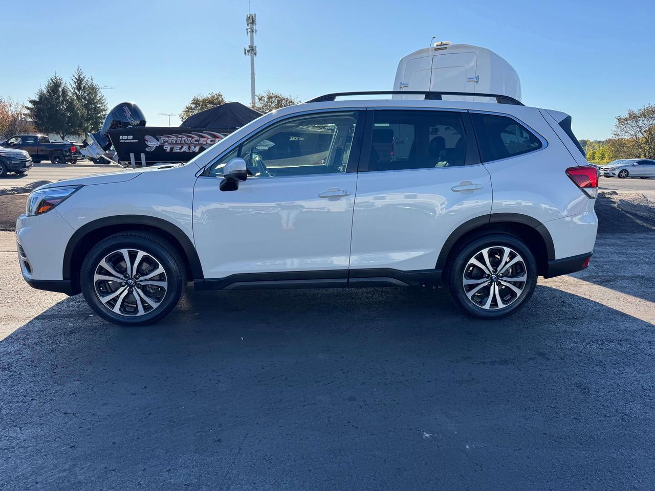 2021 Subaru Forester Limited - Low KM - Certified Photo5