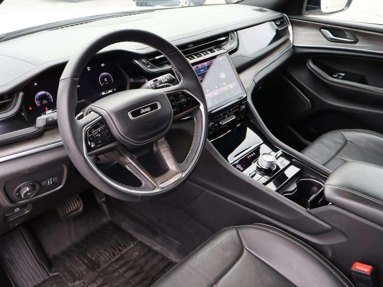 2024 Jeep Grand Cherokee OVERLAND 4X4 Photo