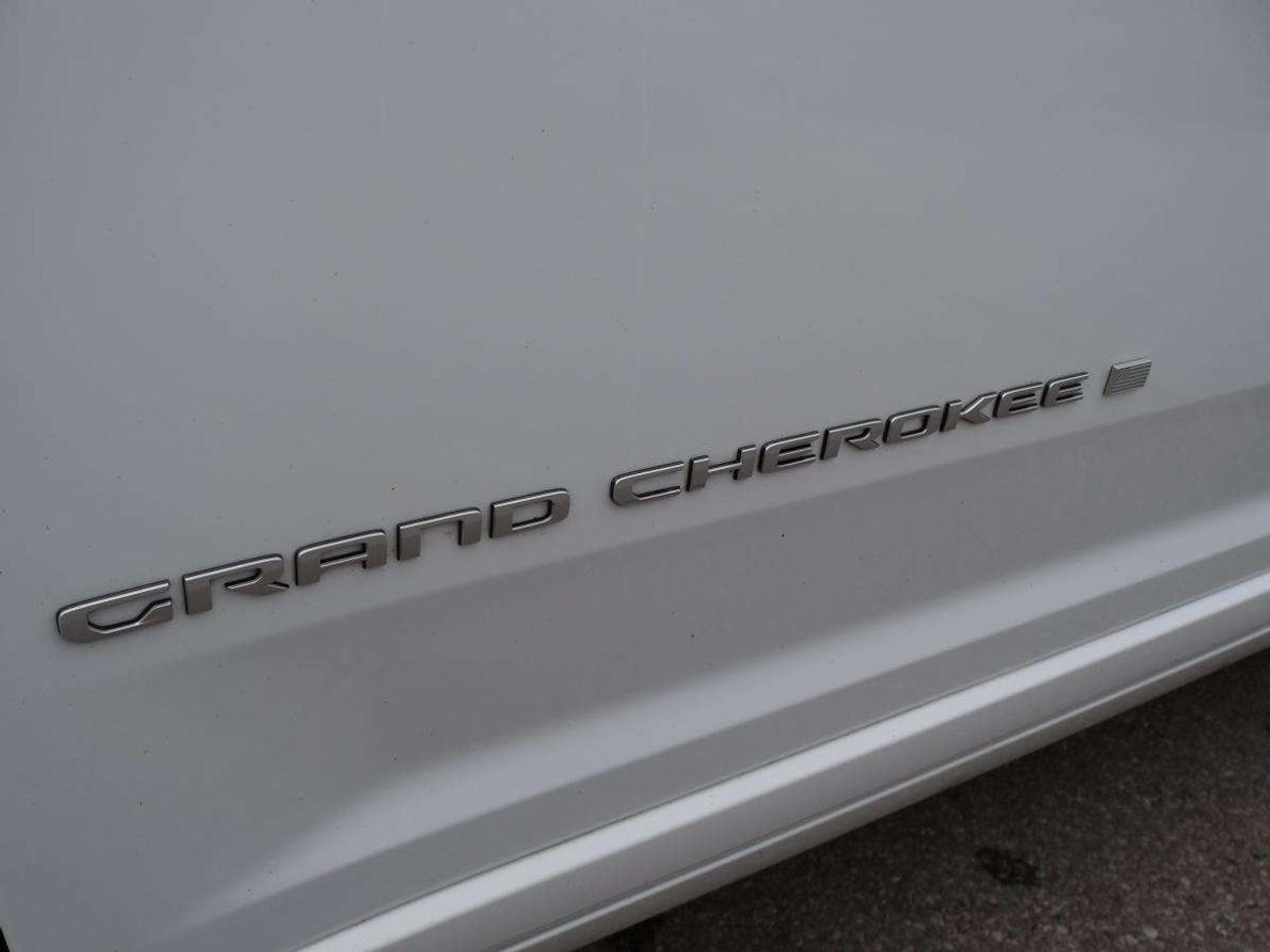 2024 Jeep Grand Cherokee OVERLAND 4X4 Photo