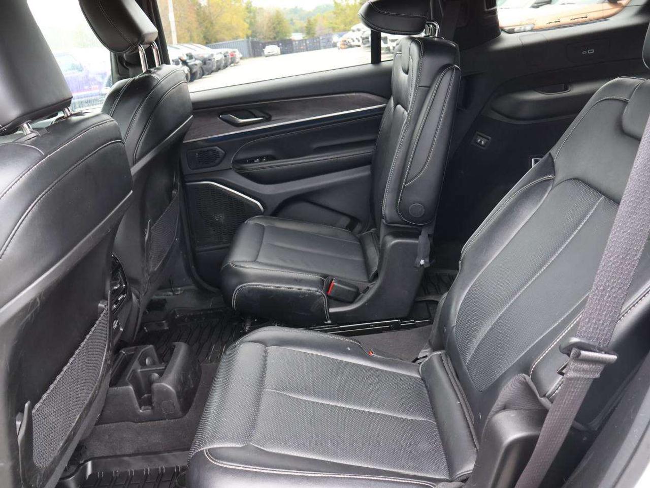 2024 Jeep Grand Cherokee OVERLAND 4X4 Photo