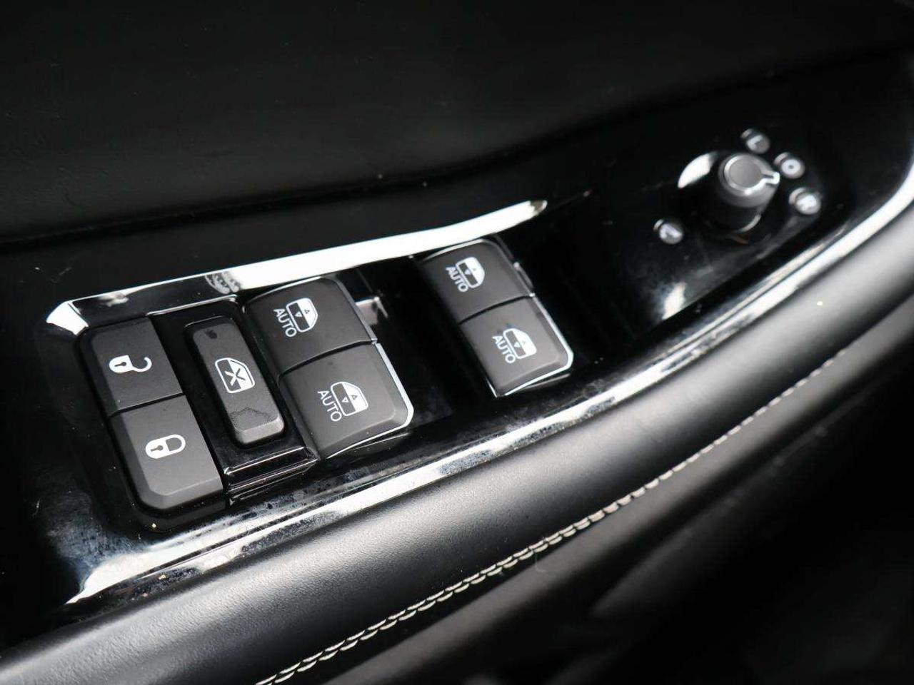 2024 Jeep Grand Cherokee OVERLAND 4X4 Photo