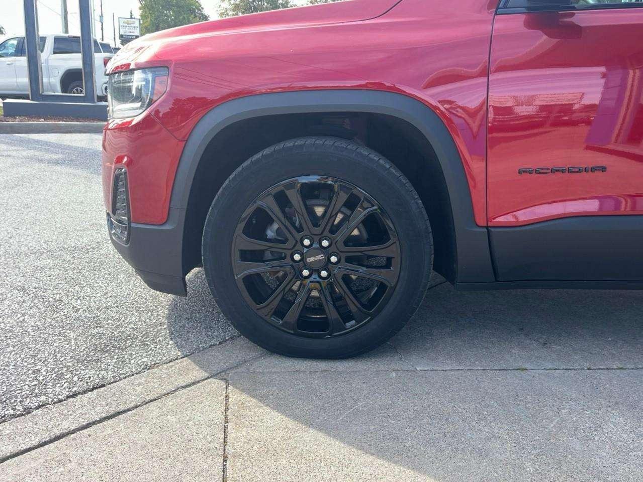 2023 GMC Acadia SLE CPO RATES APPLY! Photo