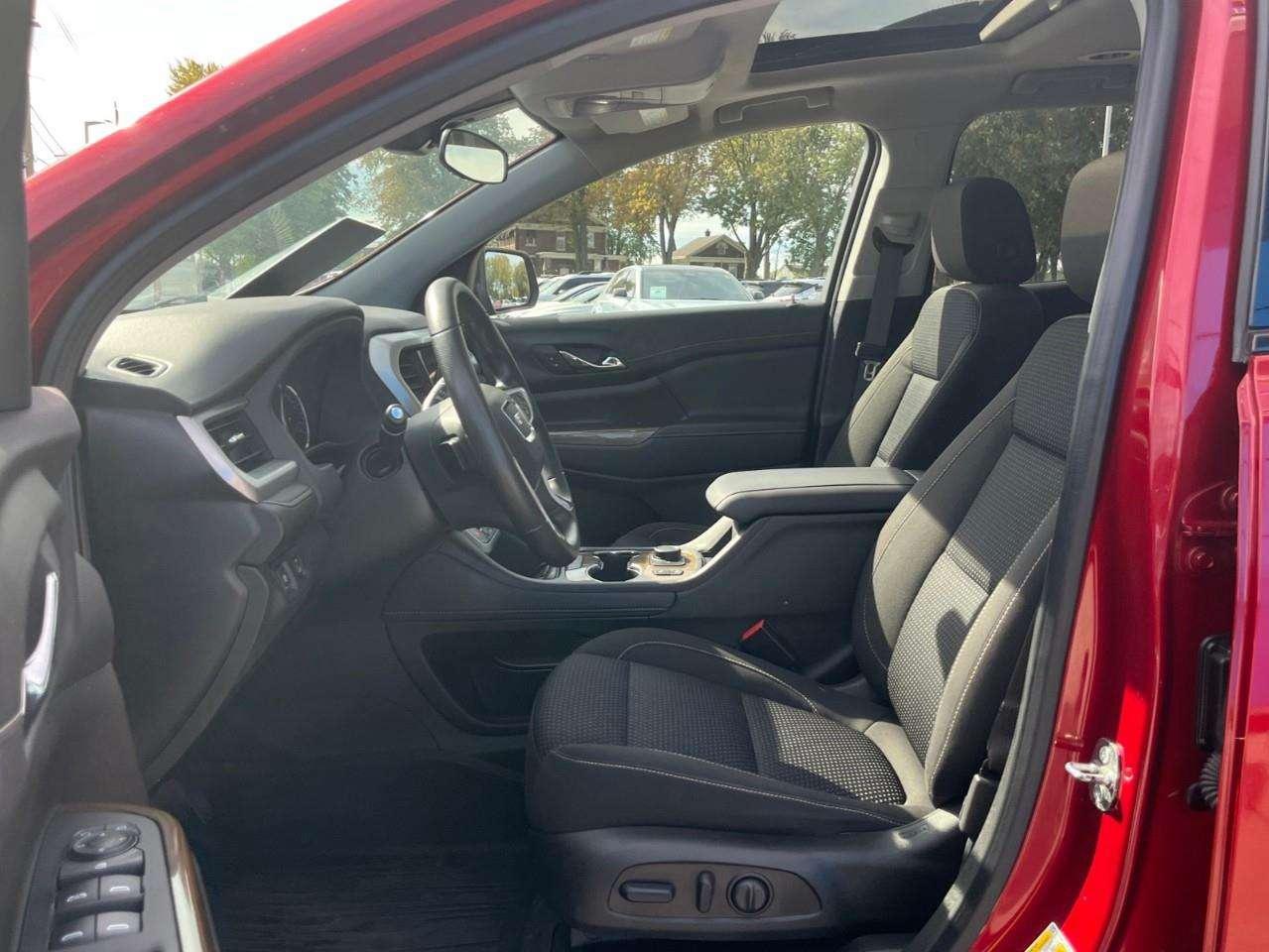 2023 GMC Acadia SLE CPO RATES APPLY! Photo