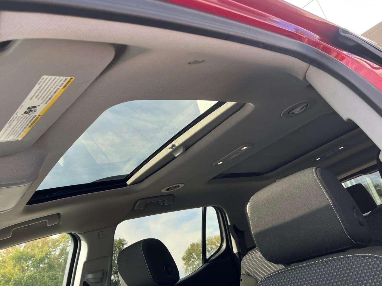 2023 GMC Acadia SLE CPO RATES APPLY! Photo