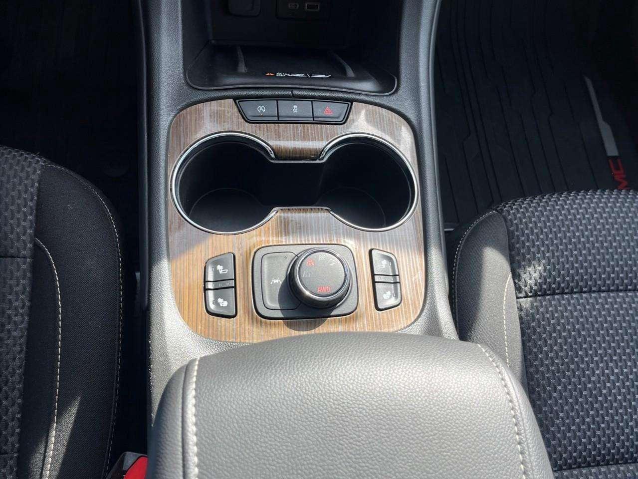 2023 GMC Acadia SLE CPO RATES APPLY! Photo