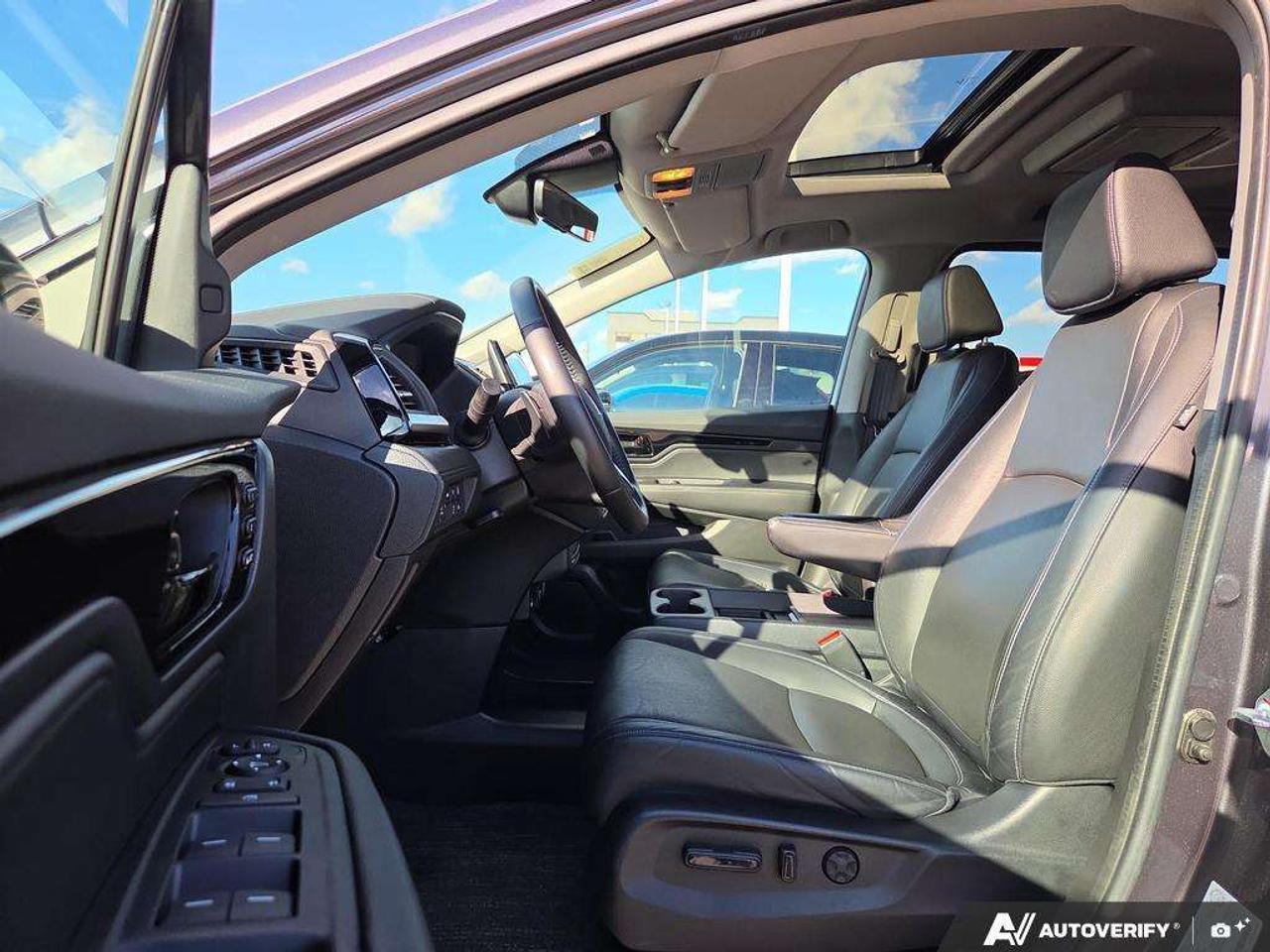 2023 Honda Odyssey EX-L   NO CLAIMS   1 OWNER   LEATHER   CARPLAY Photo