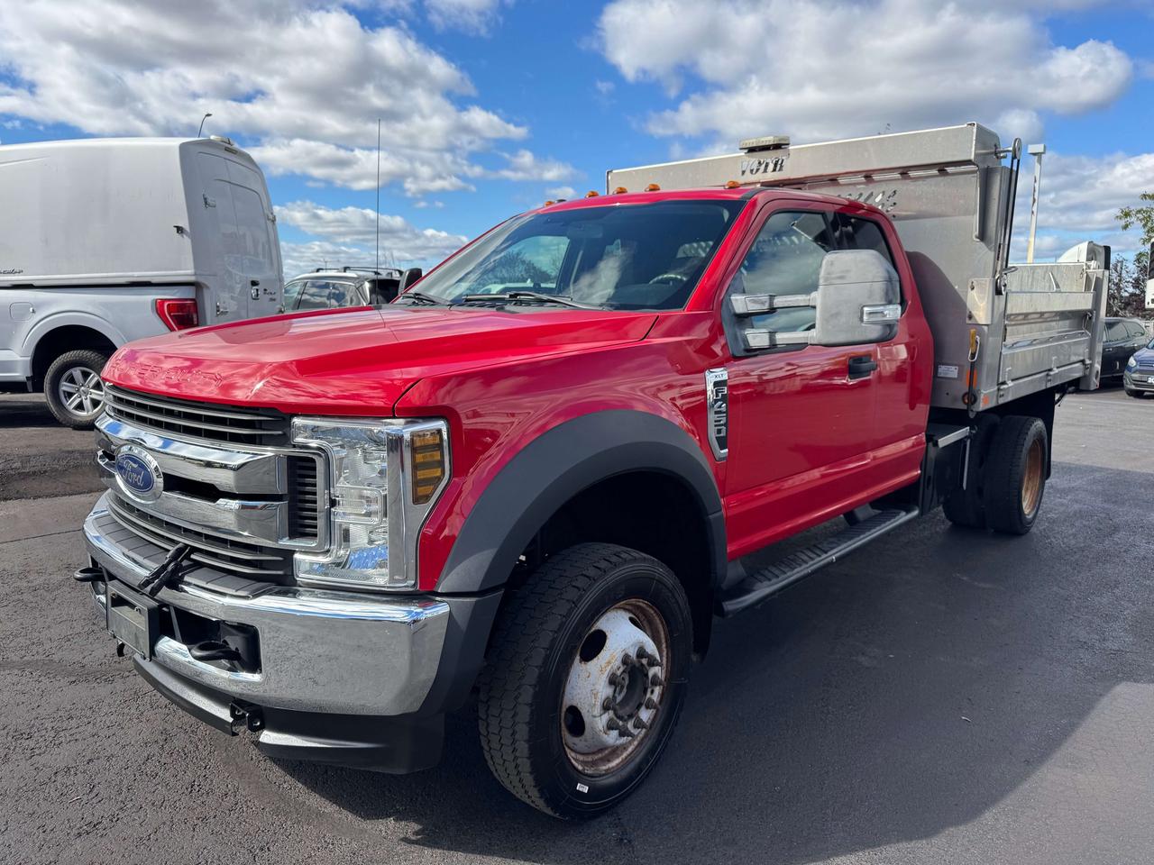 2019 Ford F-450 XL -- Dump Bed -- Low KM -- Certified Photo0