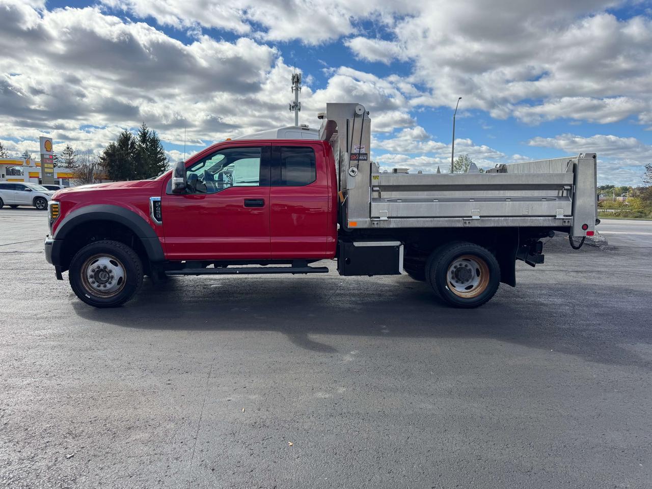 2019 Ford F-450 XL -- Dump Bed -- Low KM -- Certified Photo
