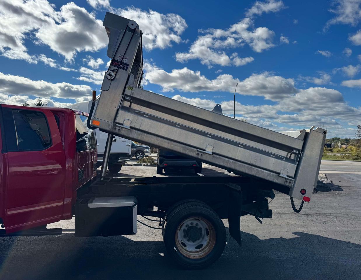 2019 Ford F-450 XL -- Dump Bed -- Low KM -- Certified Photo