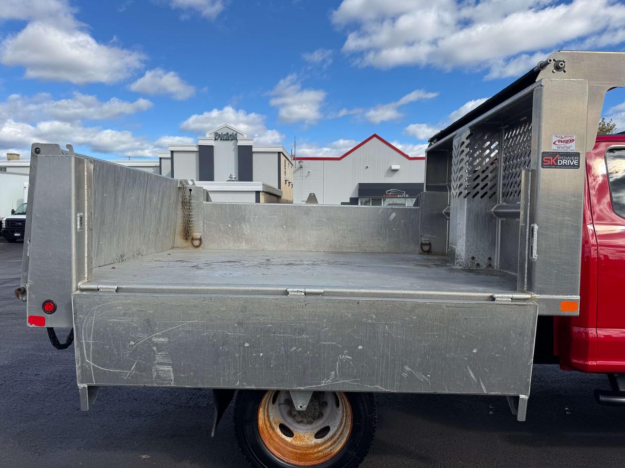 2019 Ford F-450 XL -- Dump Bed -- Low KM -- Certified Photo