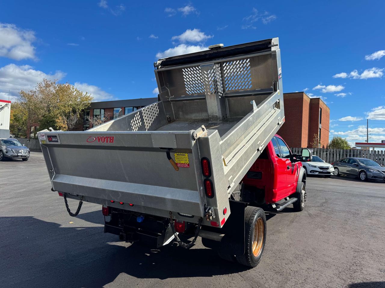 2019 Ford F-450 XL -- Dump Bed -- Low KM -- Certified Photo