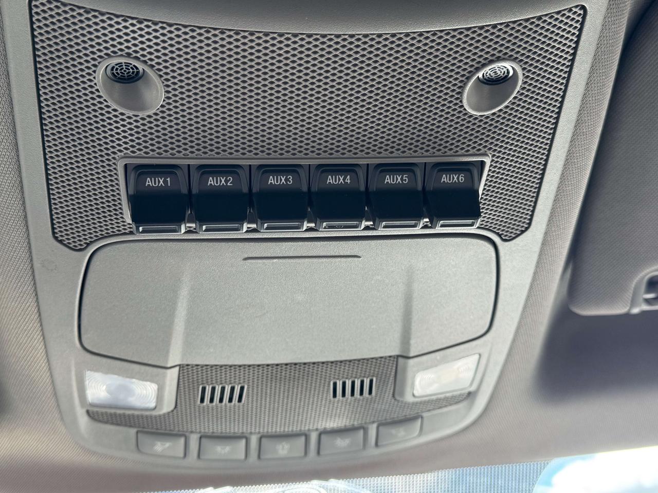 2019 Ford F-450 XL -- Dump Bed -- Low KM -- Certified Photo