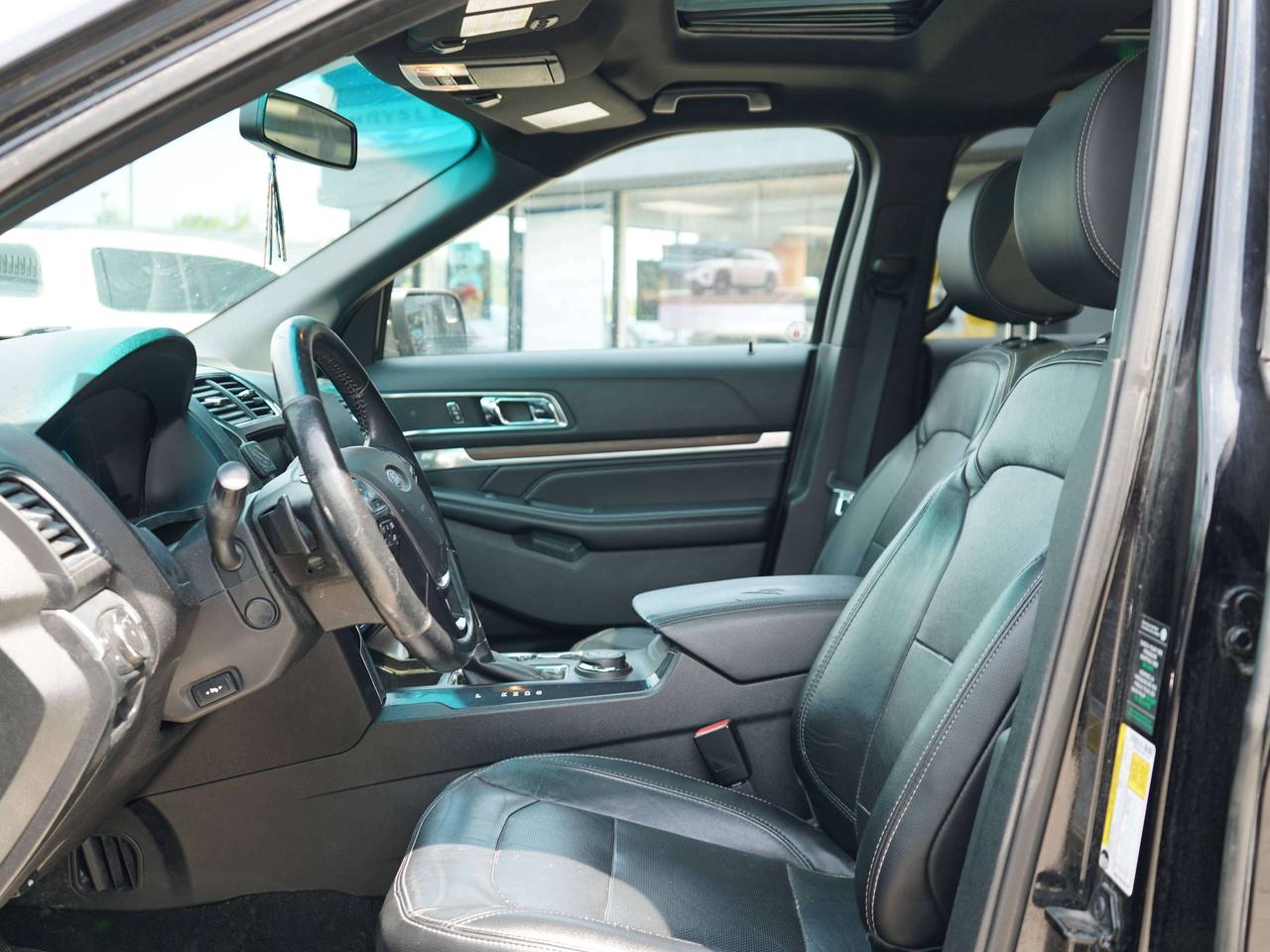 2016 Ford Explorer 3.5L V6, 4WD, NAVI Photo